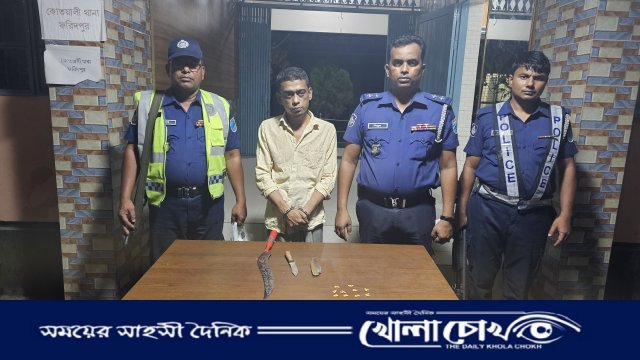 ফরিদপুরে সেনা-পুলিশের অভিযানে ইয়াবা ও অস্ত্রসহ চিহ্নিত মাদক ব্যবসায়ী আটক