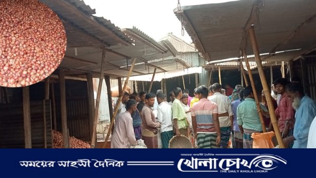 সালথায় পেঁয়াজের দরপতনে হতাশ কৃষক