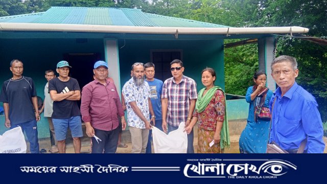 রুমায় খাদ্য সহায়তা পেলো ১০০ বম পরিবার