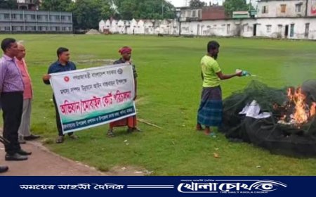 মাগুরার শালিখায় ফটকি নদী থেকে উদ্ধার ২৪টি অবৈধ চায়না দুয়ারী জাল আগুনে পুড়িয়ে ধ্বংস