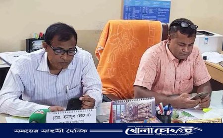 নওগাঁয় বদলগাছী মহিলা কলেজে অধ্যক্ষের চেয়ার দখল নিয়ে নাটকীয় উত্তেজনা