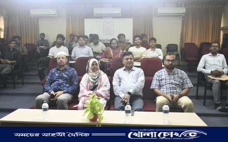 বেরোবি ক্যাম্পাস রেডিও স্বেচ্ছাসেবকদের সঙ্গে উপাচার্যের পরিচিতি ও শুভেচ্ছা বিনিময়