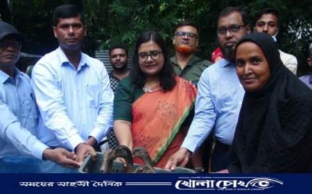 ফরিদপুরে চরাঞ্চলের ১৩০ নারী খামারির হাতে হাঁস বিতরণ