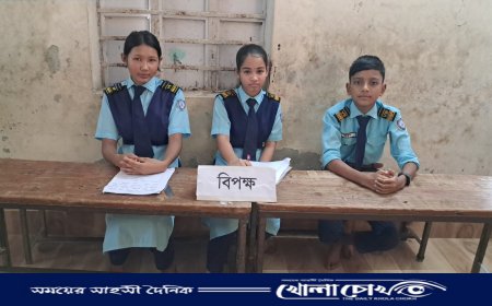 রুমায় দুর্নীতি বিরোধী বিতর্কে যুক্তির লড়াইয়ে শিক্ষার্থীরা