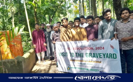 শহীদ শাকিল হোসেনের কবর জিয়ারত করল মানারাত ইউনিভার্সিটি