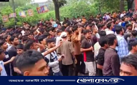 সচিবালয়ে ঢুকে পড়েছেন শিক্ষার্থীরা সব গেইট বন্ধ