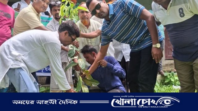 শহীদ জিয়াউর রহমানের শাহাদাৎ বার্ষিকীতে আত্রাই কৃষক দলের বৃক্ষরোপণ