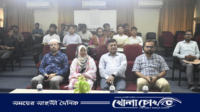 বেরোবি ক্যাম্পাস রেডিও স্বেচ্ছাসেবকদের সঙ্গে উপাচার্যের পরিচিতি ও শুভেচ্ছা বিনিময়