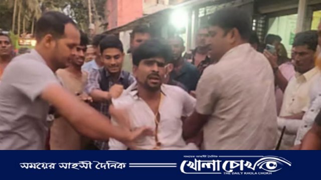 আক্কেলপুরে ‘চাকু’ মানিক গ্রেপ্তার, ধস্তাধস্তিতে পুলিশ কর্মকর্তা আহত