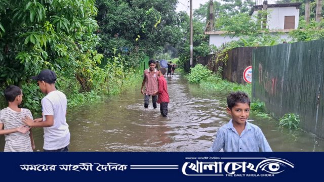 মহুরী নদীর পানি বাড়ায় নোয়াখালীতে নতুন করে বন্যার আশঙ্কা