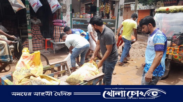 আশুলিয়ায় লাব্বাইক স্বেচ্ছাসেবক সংগঠনের নিজ অর্থায়নে রাস্তা সংস্কার