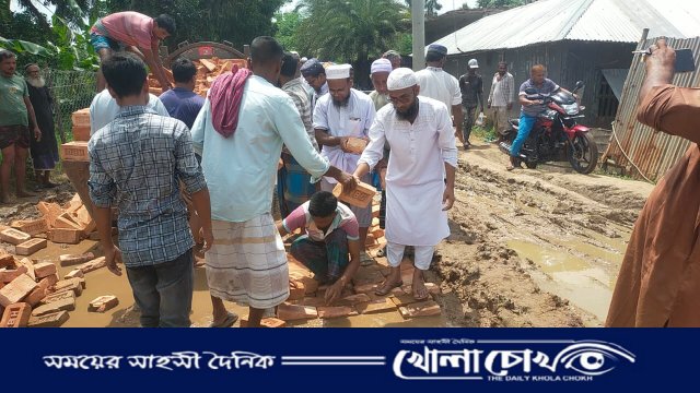 আত্রাইয়ে জামায়াতের নিজ উদ্যোগে মস্কিপুর-কালীগঞ্জ সড়ক সংস্কার শুরু