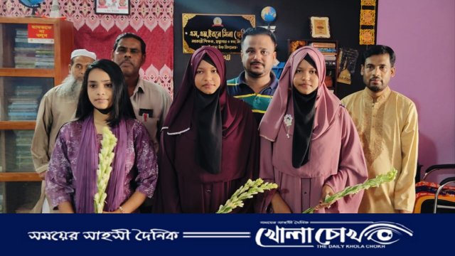 নওগাঁর আত্রাইয়ে বান্দাইখাড়া উচ্চ বিদ্যালয়ে কৃতী শিক্ষার্থীদের সংবর্ধনা