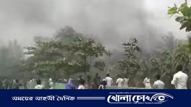 রাজধানীর দিয়াবাড়িতে বিমানবাহিনীর যুদ্ধবিমান বিধ্বস্ত