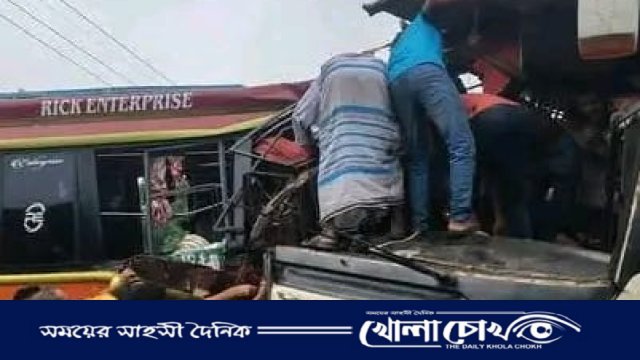 ফরিদপুরে দুই বাসের মুখোমুখি সংঘর্ষে প্রাণ গেল ৩ জনের, আহত অন্তত ১০