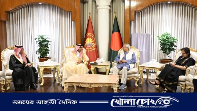 নবনিযুক্ত সৌদি রাষ্ট্রদূতের সঙ্গে প্রধান উপদেষ্টার সৌজন্য সাক্ষাৎ