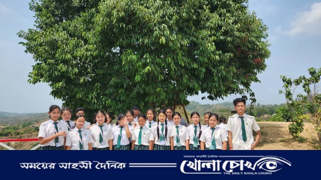 পাহাড়ে ২২ অনাথ শিক্ষার্থী অর্থাভাবে কলেজে ভর্তি নিয়ে হতাশ