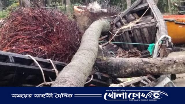 ঢেউয়ের আঘাতে বিলীন হচ্ছে সেন্টমার্টিন: খাদ্য সরবরাহ ও নৌ যাতায়াত বন্ধ
