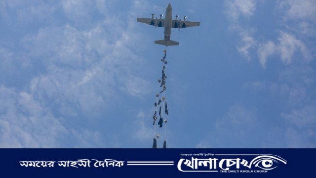 "আমরা কুকুর নই": বিমান থেকে ফেলা ত্রাণে ক্ষুব্ধ ও অপমানিত গাজাবাসী