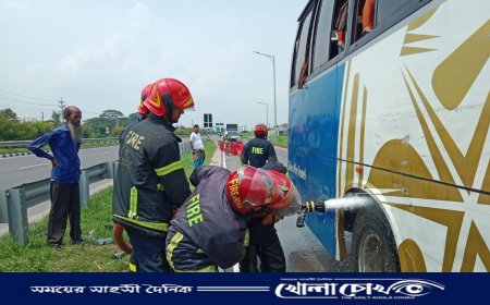পদ্মা সেতুর উত্তর প্রান্তে চলন্ত বাসে আগুন