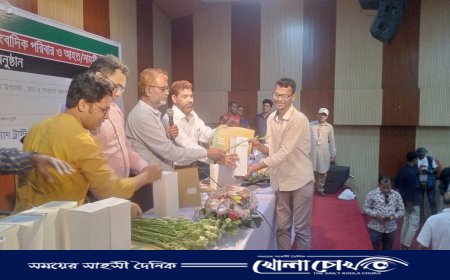 বেরোবিসাসের পাঁচ সদস্য পেলেন সাহসী সাংবাদিক সম্মাননা