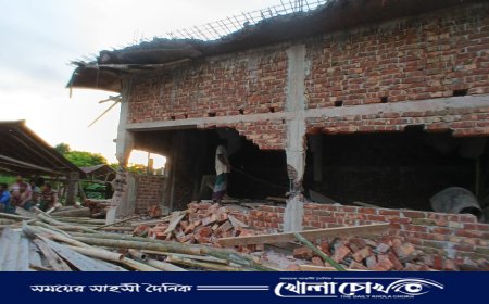 নোটিশকে পাত্তা না দেওয়ায় গুঁড়িয়ে গেল পাকা স্থাপনা