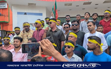 নানা আয়োজনের মধ্যে দিয়ে পিরোজপুরে স্বেচ্ছাসেবক দলের ৪৫তম প্রতিষ্ঠাবার্ষিকী পালিত