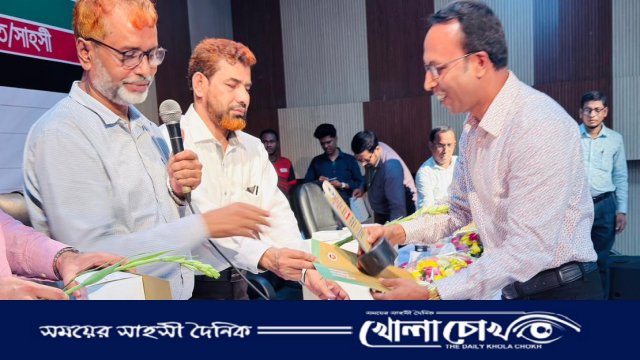 ‘সাহসী সাংবাদিক সম্মাননা’ পেলেন মহম্মদপুরের এস আর এ হান্নান