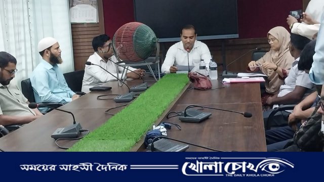নওগাঁর আত্রাইয়ে উন্মুক্ত লটারিতে খাদ্যবান্ধব ডিলার নিয়োগ