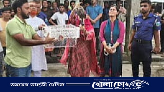 রাজশাহীতে খাঁচায় বন্দী ২০০ ঘুঘু অবমুক্ত করল ভ্রাম্যমাণ আদালত