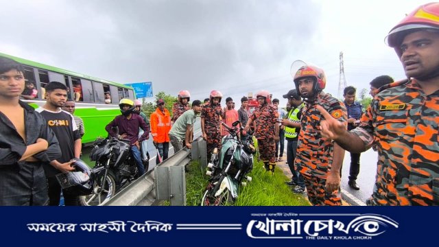 ঢাকা-মাওয়া এক্সপ্রেসওয়েতে সড়ক বিভাজকে ধাক্কা