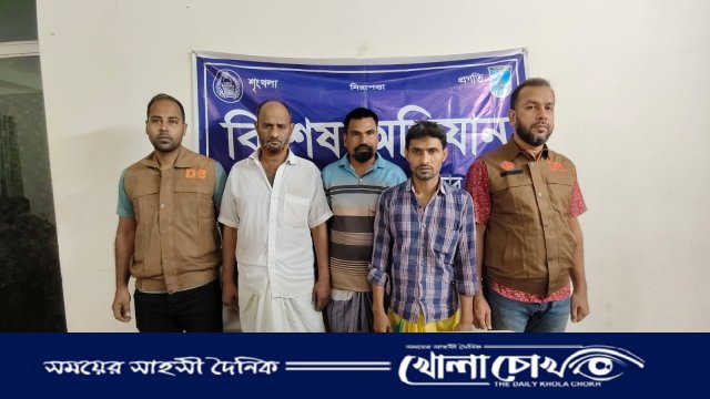 সাভারে জুয়ার আসরে ডিবি পুলিশের হানা
