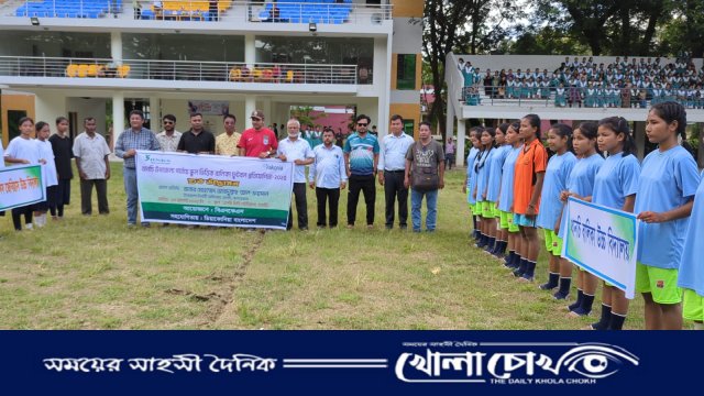 নারী ক্ষমতায়নের গোলে মুখরিত স্টেডিয়াম: বল পায়ে স্বপ্ন দেখছে থানচির কিশোরীরা