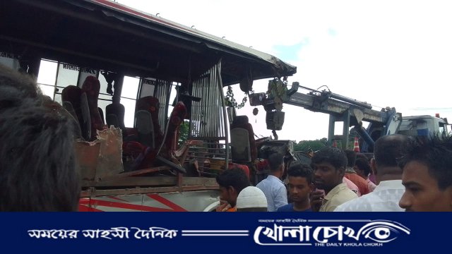 ফরিদপুরে দুই বাসের মুখোমুখি সংঘর্ষে নিহত ২, আহত ১৫