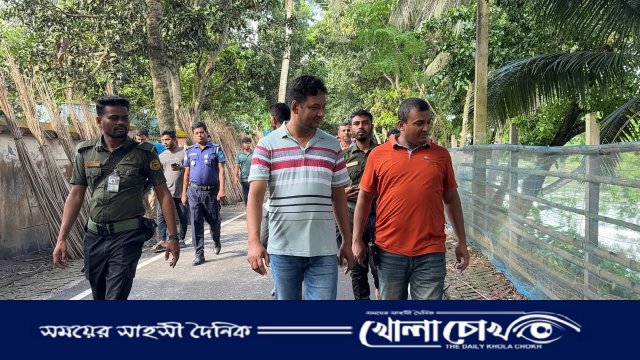 কুমার নদের বুকে অবৈধ সেপটিক ট্যাংক গুঁড়িয়ে দিল নগরকান্দা প্রশাসন