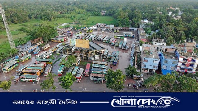 বাস রাখলে উঠাতে হয় ক্রেন দিয়ে, দুর্ভোগে ৩০ হাজার যাত্রী