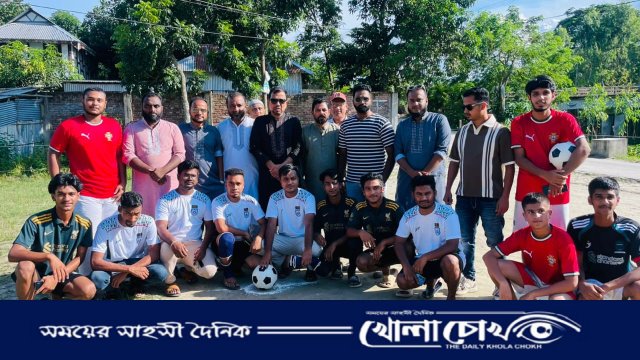 কোলাপাড়ায় দক্ষিণ পাইকসা মাঠে ফুটবল খেলা  উদ্ধোধনে বিএনপি নেতা ফরহাদ হোসেন