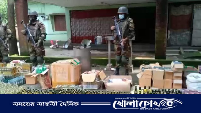 সাবেক চেয়ারম্যানের বাড়িতে ভেজাল কসমেটিকসের সাম্রাজ্য! সেনাবাহিনীর অভিযানে পর্দাফাঁস