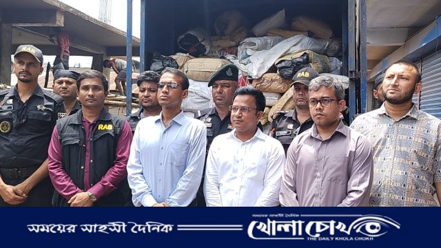 নোয়াখালীতে অবৈধ পলিথিন কারখানায় অভিযান