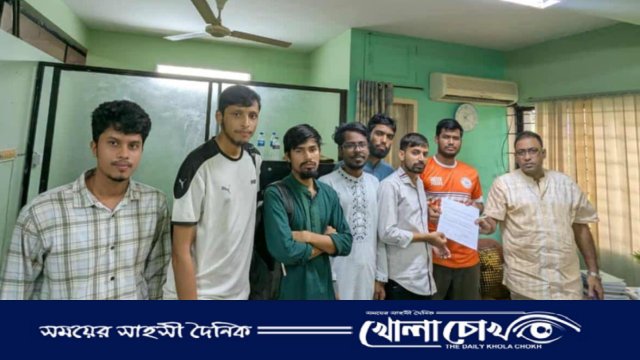 ফিটনেস সম্পন্ন বাসসহ পাঁচ দাবি কুবি শিক্ষার্থীদের