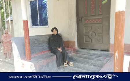 নগরকান্দায় বিয়ের দাবিতে প্রেমিকের বাড়িতে এক সন্তানের জননীর অনশন