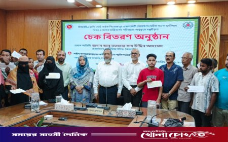 পিরোজপুর ও ঝালকাঠিতে সড়ক দুর্ঘটনায় ক্ষতিগ্রস্তদের পাশে বিআরটিএ