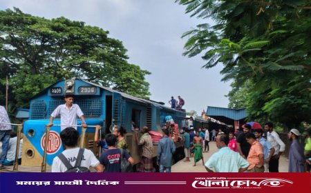 ব্রাহ্মণবাড়িয়ায় তিতাস কমিউটার ট্রেনের ইঞ্জিন বিকল, যাত্রীদের চরম ভোগান্তি