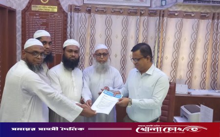 ফরিদপুরে চার দফা দাবিতে ওলামা মাশায়েখ আইম্মা পরিষদের স্মারকলিপি প্রদান