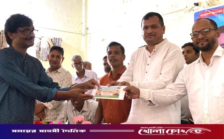 মঠবাড়িয়ায় ৭৭ টি পূজা মন্ডপে তারেক রহমানের পক্ষে অর্থিক অনুদান