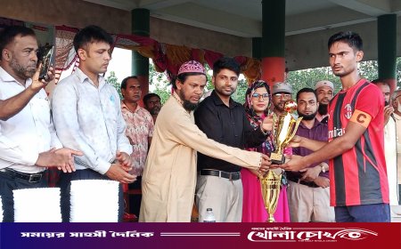 খোকসায় আন্ত স্কুল ফুটবলে চ্যাম্পিয়ন খোকসা হাইস্কুল ও শোমসপুর গার্লস স্কুল
