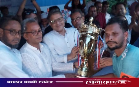 সদরপুরে কে এম চাঁন মিয়া স্মৃতি ফুটবল টুর্নামেন্টের ফাইনাল খেলা অনুষ্ঠিত