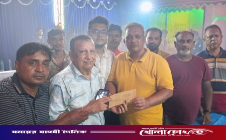 খোকসায় দূর্গাপূজা কমিটির সঙ্গে সৌজন্য সাক্ষাৎ করেছেন সাবেক বিএনপি মনোনীত মেয়র প্রার্থী