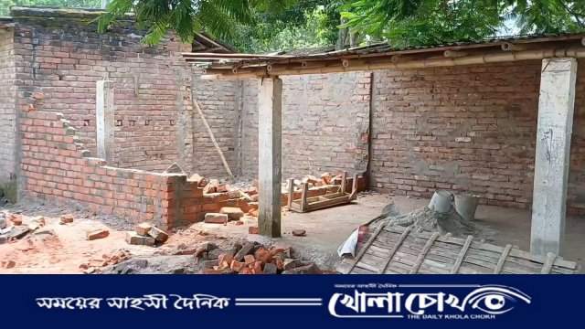 রাণীনগরে বিদ্যালয়ে ভাঙচুরের অভিযোগ