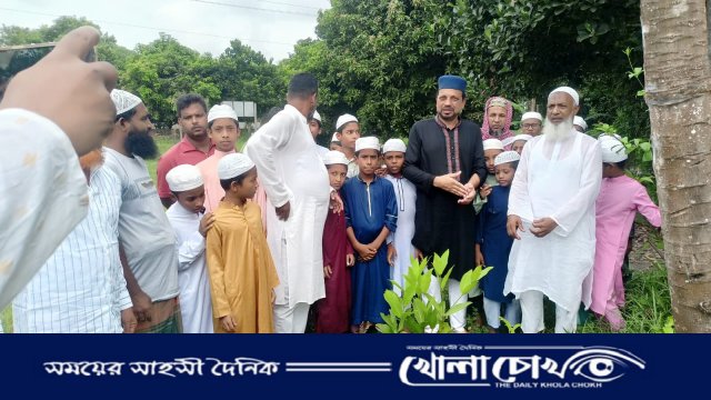 শ্রীনগরে বৃক্ষ রোপন কর্মসূচিতে এমপি প্রার্থী ফরহাদ হোসেন
